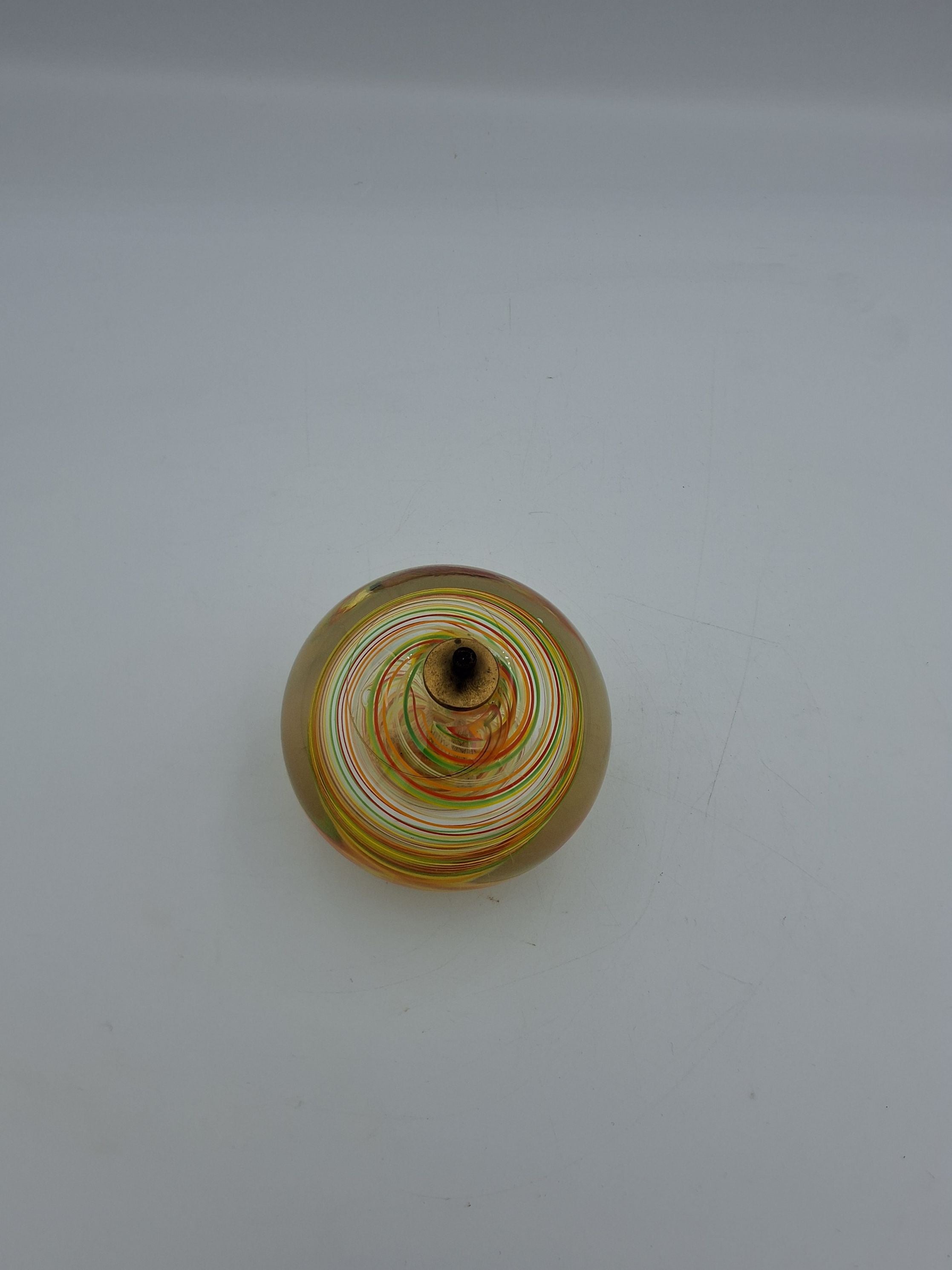 Orange og grøn glas olielampe